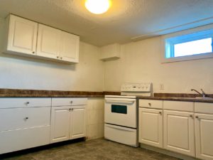Two bed One bath Suite next to Applebowl, Available NOW! $1200