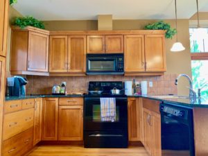 2 Bed, 2.5 Bath Townhouse in Quail Ridge! September 1. $1990