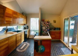 2 Bed plus den 1.5 bath Contemporary home West Kelowna, Sept 1, $2300