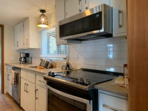 2 bed 2 bath lakefront home in West Kelowna, $2250, Oct. 1