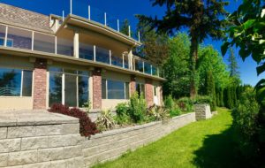 Magnificent 6 bed, 5 bath home in Lakeview Heights w/ enclosed pool, $3800