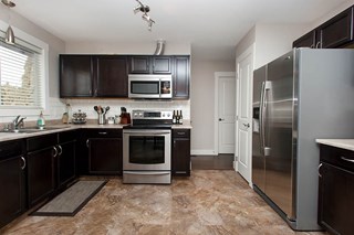 Two bed One bath Upper near Downtown $1500