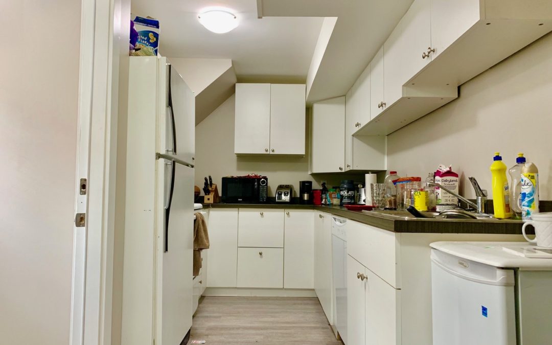2 Bed 1 Bath Basement Suite near Downtown! $1150. March 1st