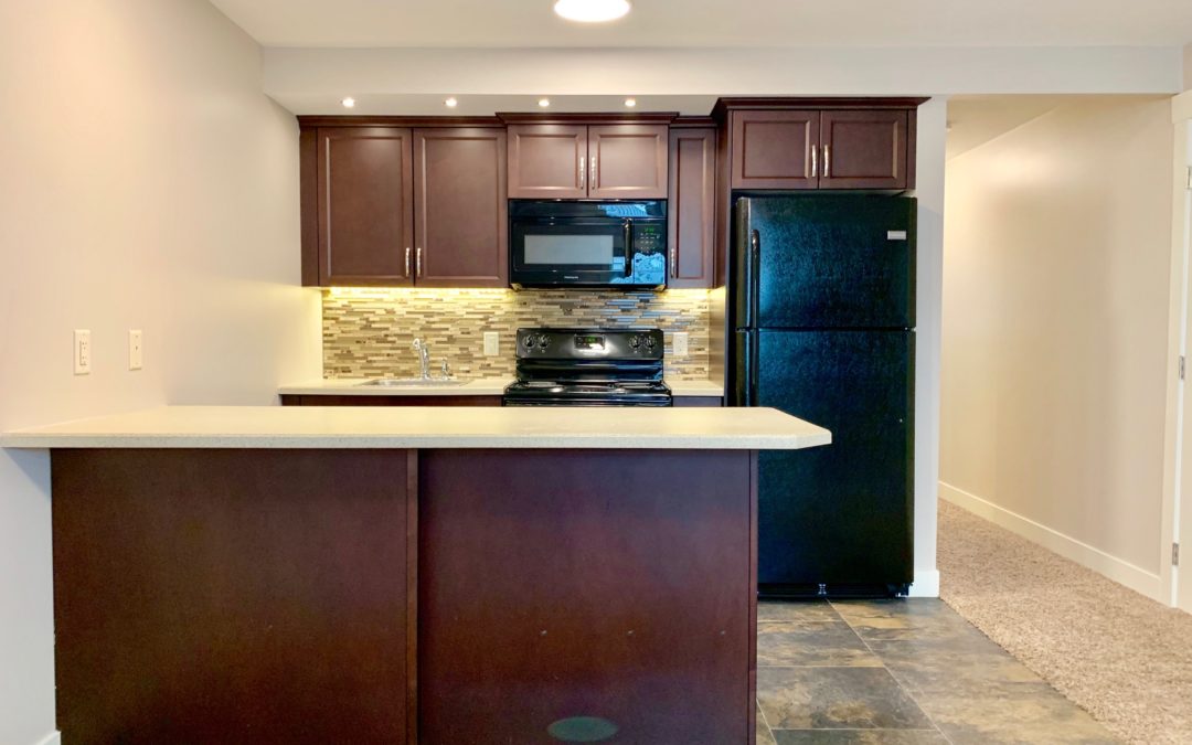 Stylish 2 bed 1 bath Ground-floor suite, University District, $1475, March 1st.