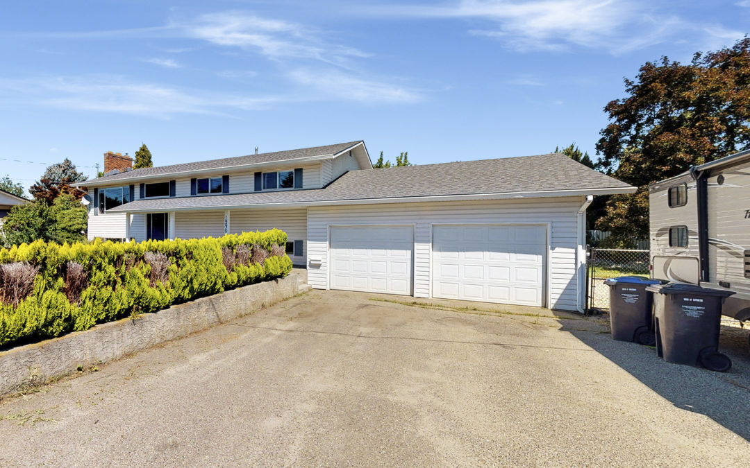 Incredible 5 bed 3 bath suited home for rent! N. Rutland/ Ellison $3300